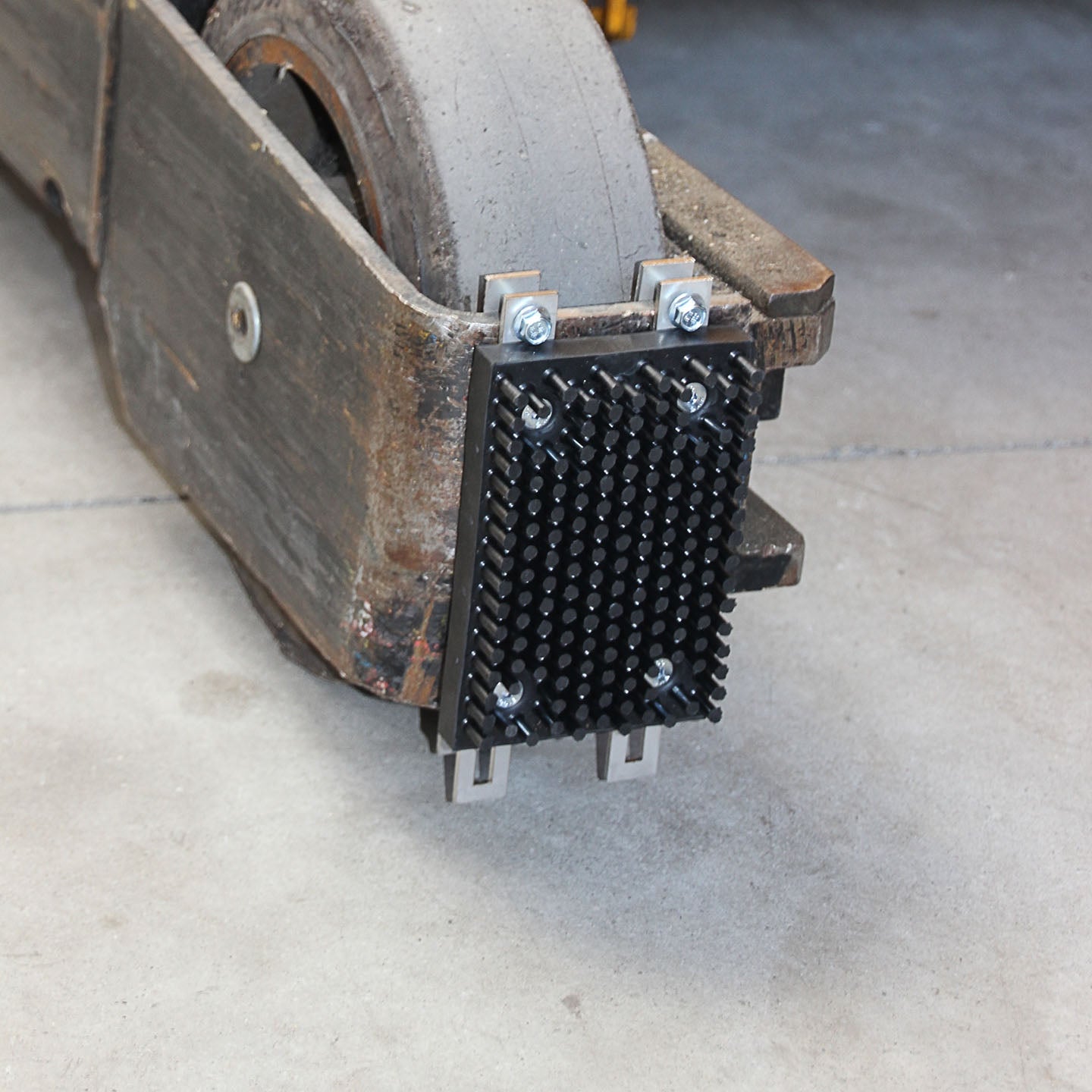 wuFront – Dämpare till stödben för skjutstativtruck